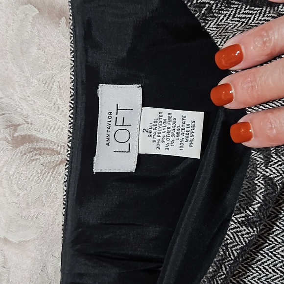 DONATED🌎ANN TAYLOR LOFT SKIRT - Picture 3 of 5
